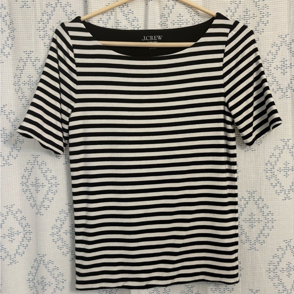Timeless J. Crew Black and White Boatneck Tee - Picture 3 of 12